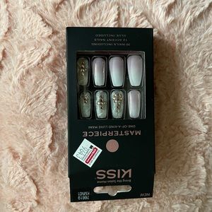 Kiss masterpiece nails press ons